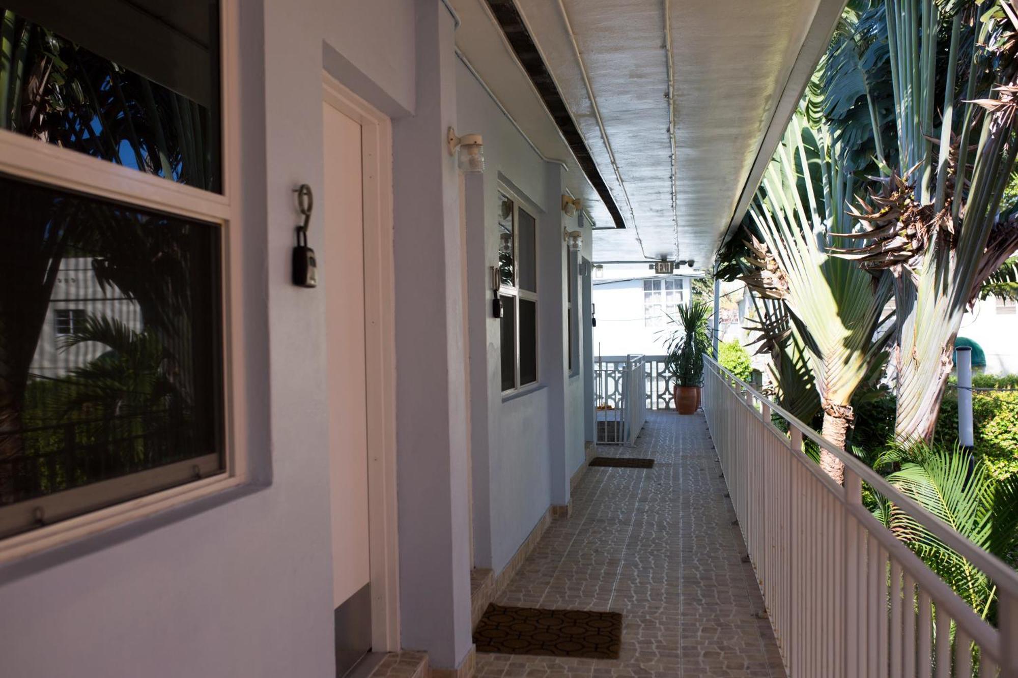 751 Meridian House Aparthotel ไมอามีบีช ภายนอก รูปภาพ